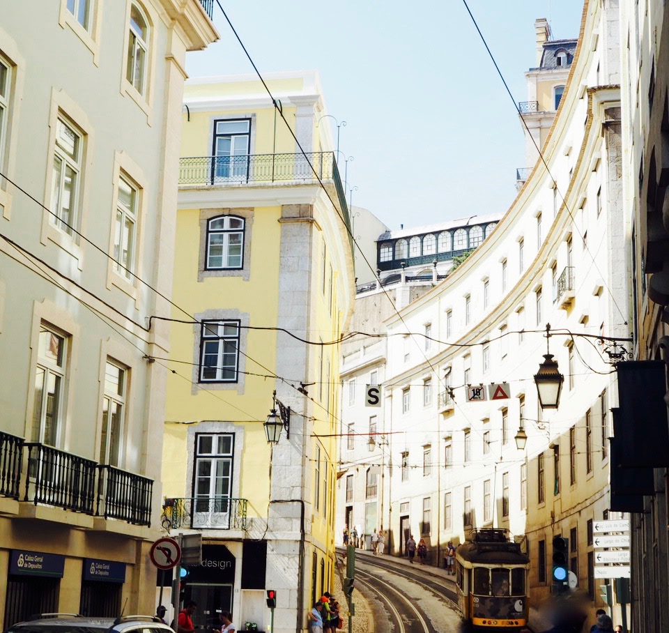 Paseando por... Lisboa, diario de un viaje Art Déco Lisboa Mercadillos Europeos   